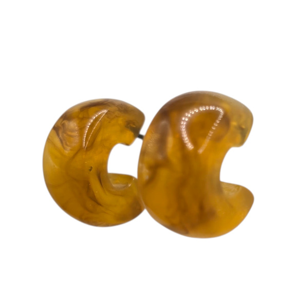 Pierced Earrings Yellow Mustard Tone Resin Half Hoop Chunky Small Post SKU2776 - Picture 1 of 4